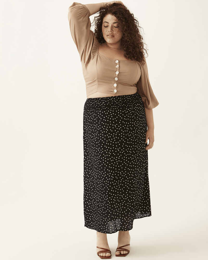 Plus size model with hourglass body shape wearing  by Molly & Isadora | Dia&Co | dia_product_style_image_id:206329
